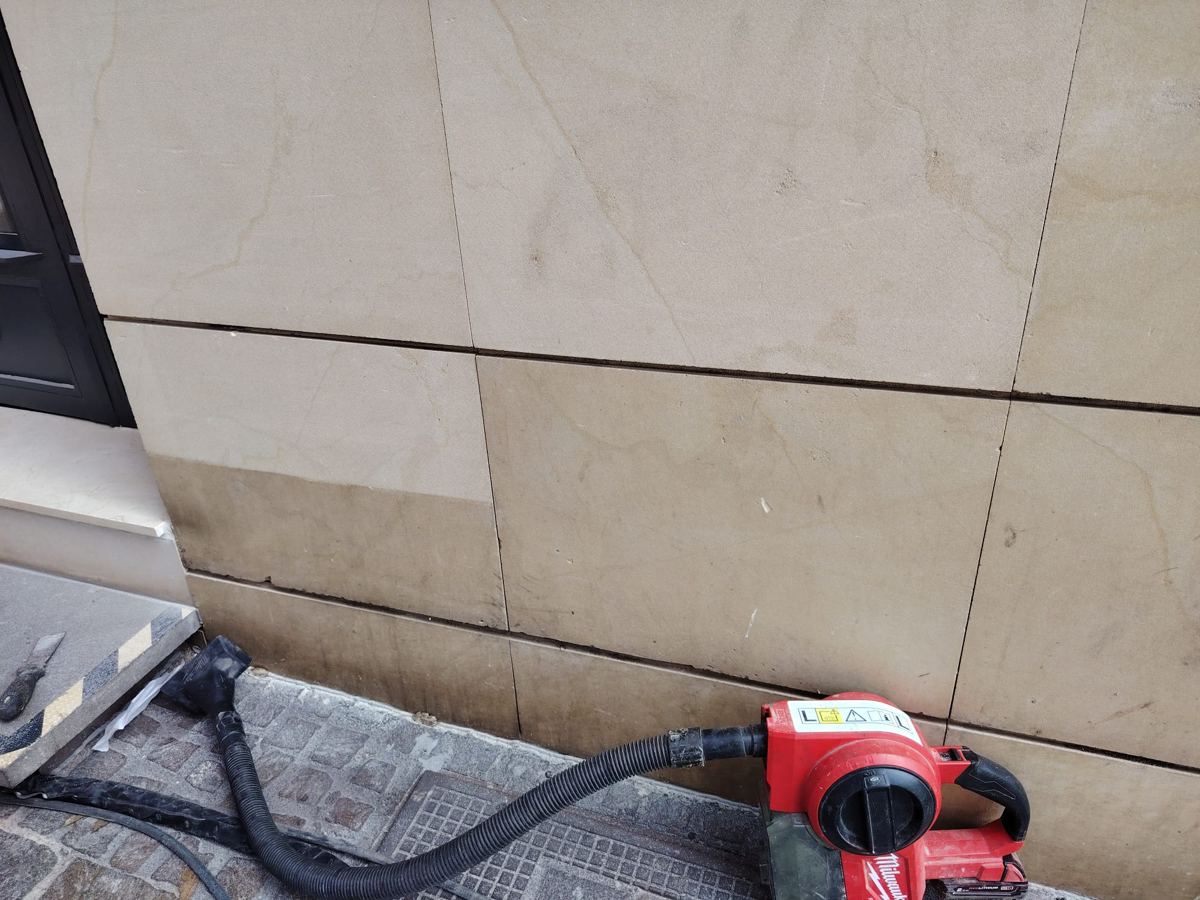 Fachada de piedra limpiada con láser